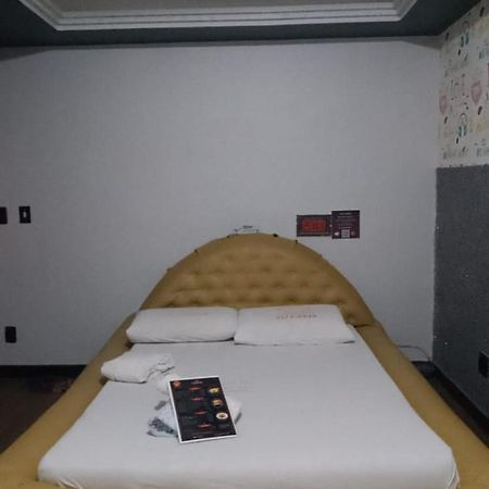Hotel L Motel 1001 Noites - Setor O Бразилия Екстериор снимка