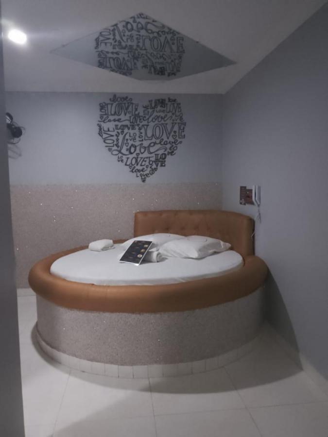 Hotel L Motel 1001 Noites - Setor O Бразилия Екстериор снимка